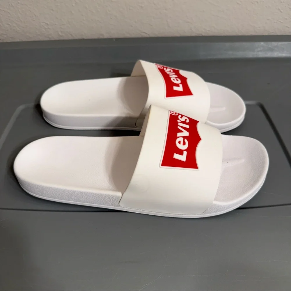 Levi's Red Logo White Slide Sandals